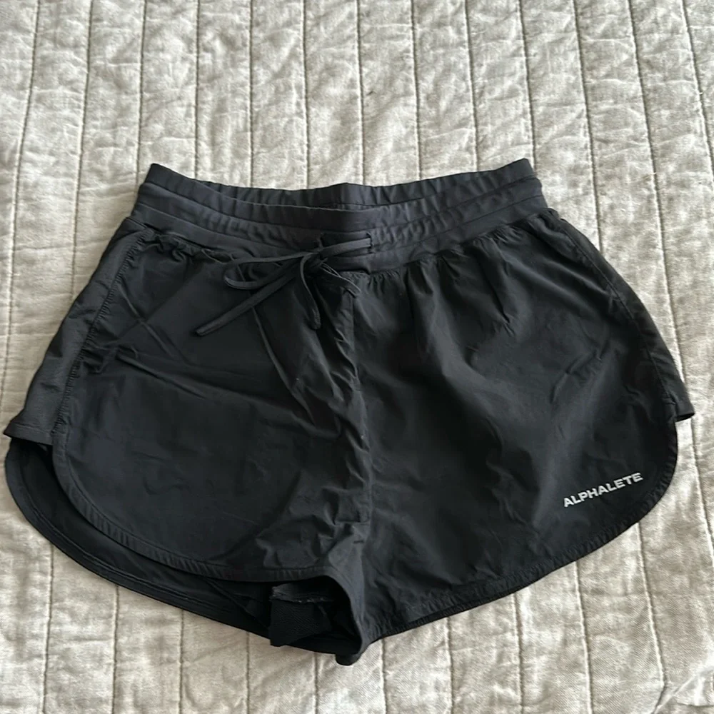 Alphalete Shorts - Picture 1 of 3